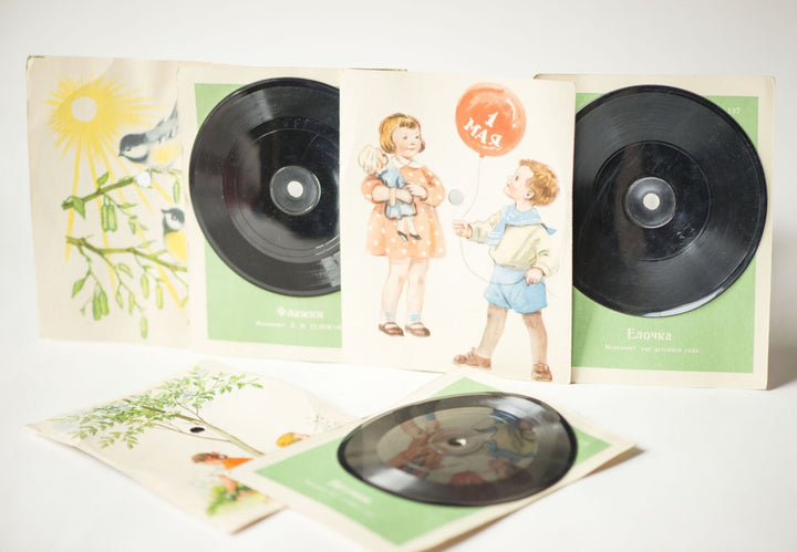 Kids songs vinyl records decor book old skool, retro pictures\home décor vinyl book, 6 children songs illustrated, small vinyl singles 50s