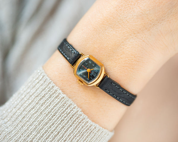 Gold plated women's watch Dawn black dial vintage, classic lady wristwatch small, minimalist watch for women gift, new premium leather band