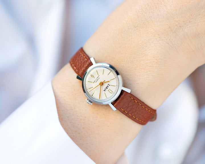 Retro womens watch unused Dawn, classic silver shade round watch, simple watch lady minimalist rare accessory gift new premium leather band