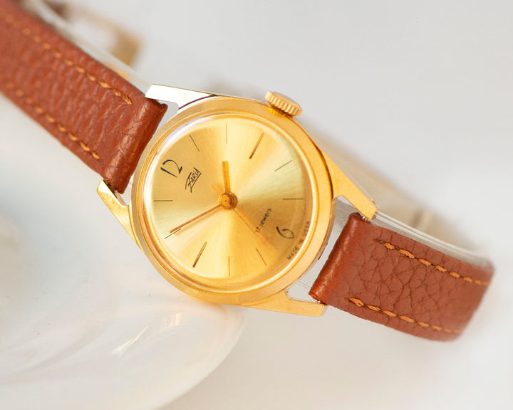 Unused gilded women watch Dawn vintage, minimalist women watch classic vintage gift, Arabic numerals watch women, new genuine leather strap