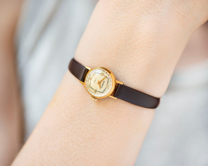 Chic watch for women little gold plated Seagull limited edition, wristwatch feminine jewelry gift micro watch, new luxury leather strap