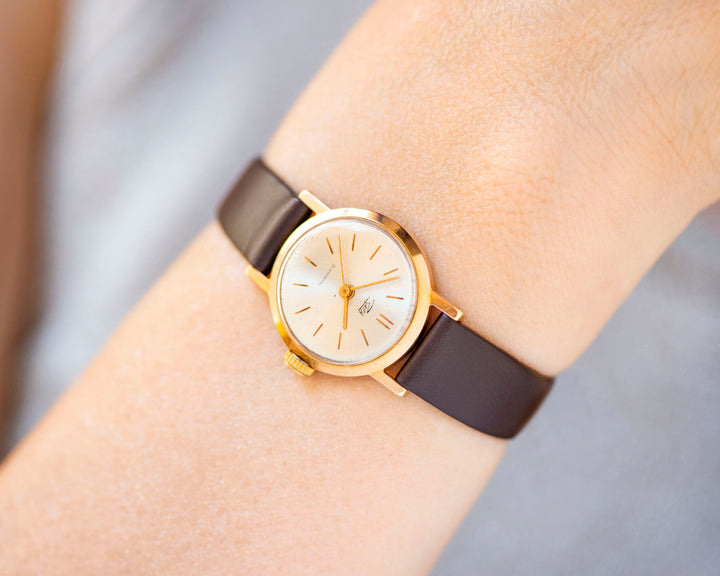 Classic women watch vintage Dawn, simple lady wristwatch gold plated, minimalist women's watch retro gift, new premium leather strap