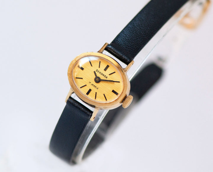 Oval cocktail watch for women Sekonda sleek bracelet, gold plated lady watch chic minimalist, vintage wristwatch jewelry gift leather strap