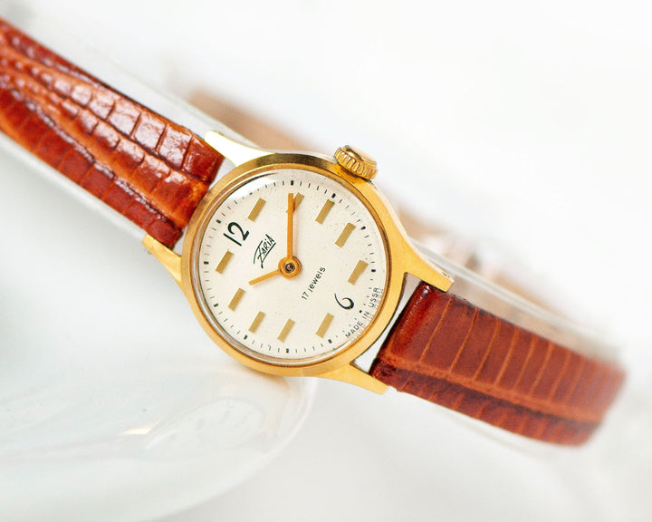 Lady's watch gold plated vintage Dawn, retro watch for women classic, minimalist women watch jewelry gift, new genuine leather strap