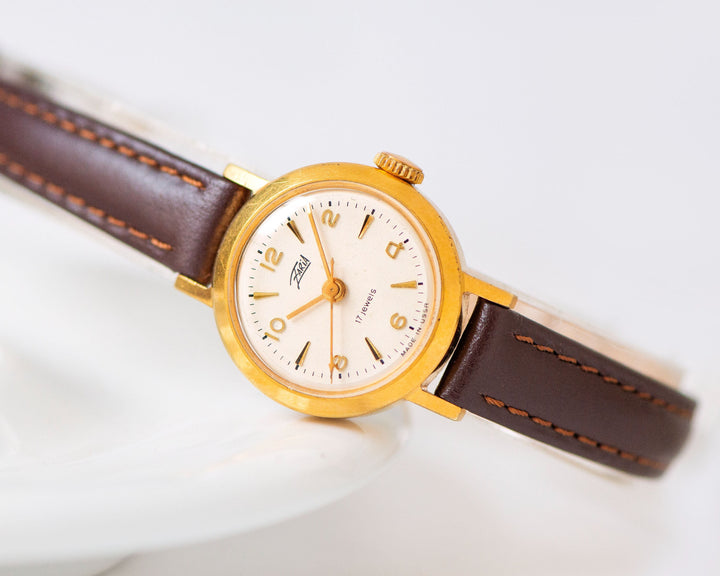 Minimalist woman watch Dawn gold plated gift, vintage watch for lady classic, graduation jewelery preppy watch, new genuine leather strap