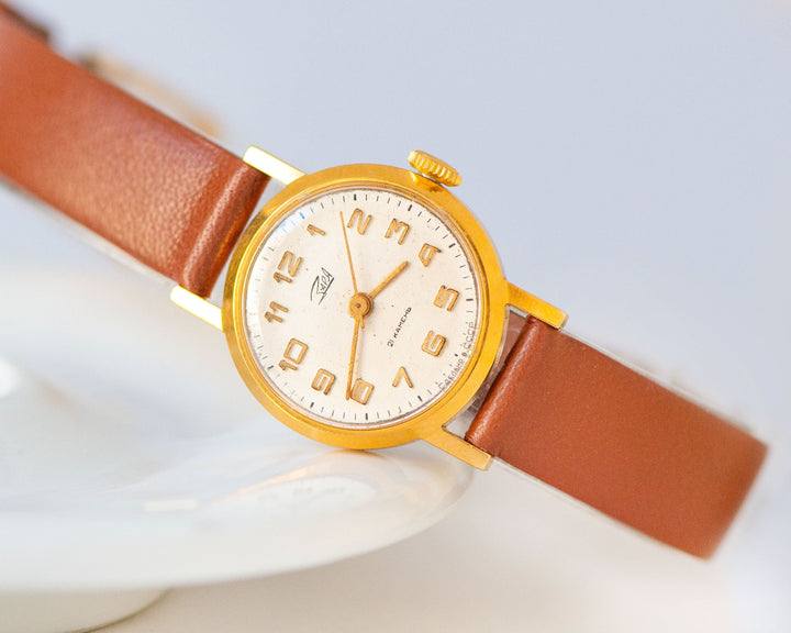 Classic watch for women gold plated Dawn jewelry, minimalist lady watch vintage classic gift Arabic numerals retro, new premium leather band