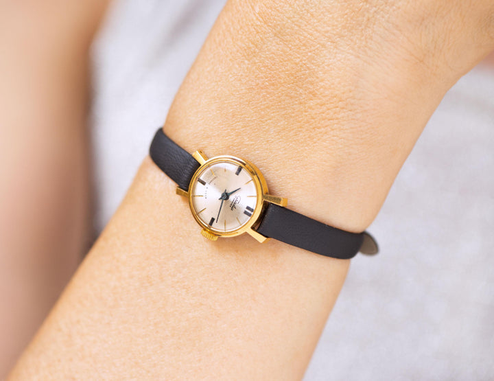 Vintage women's wristwatch Glory vintage, gold plated classic watch delicate minimalist jewelry gift Christmas, genuine leather strap new