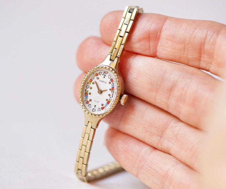 Vintage floral watch for women Seagull, gold shade lady watch, tiny jewelry watch bracelet, cocktail watch white oval watch small wrist