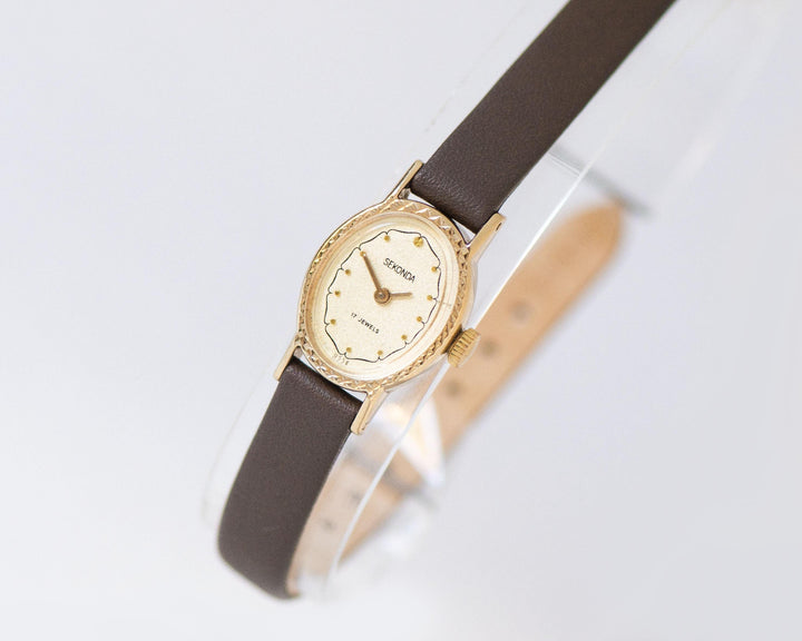 Oval watch for women gold plated Sekonda, tiny lady wristwatch vintage dainty accessory minimalist Xmas gift, genuine leather strap new