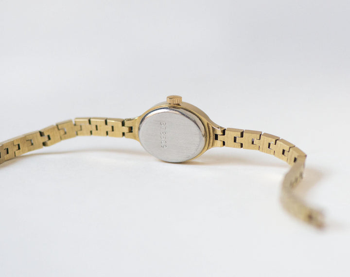 Vintage floral watch for women Seagull, gold shade lady watch, tiny jewelry watch bracelet, cocktail watch white oval watch small wrist