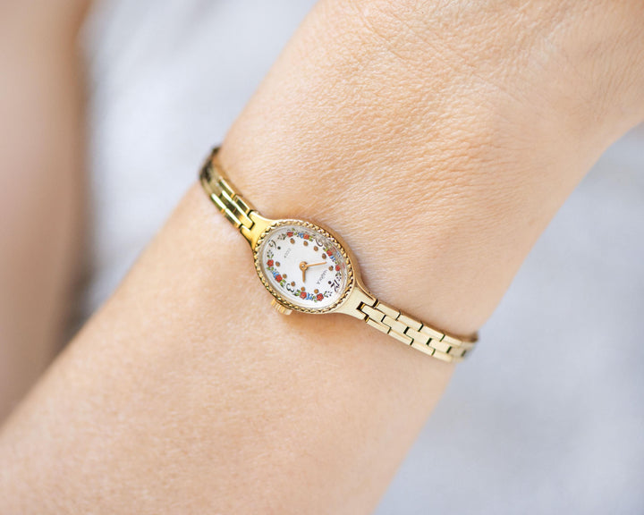 Vintage floral watch for women Seagull, gold shade lady watch, tiny jewelry watch bracelet, cocktail watch white oval watch small wrist