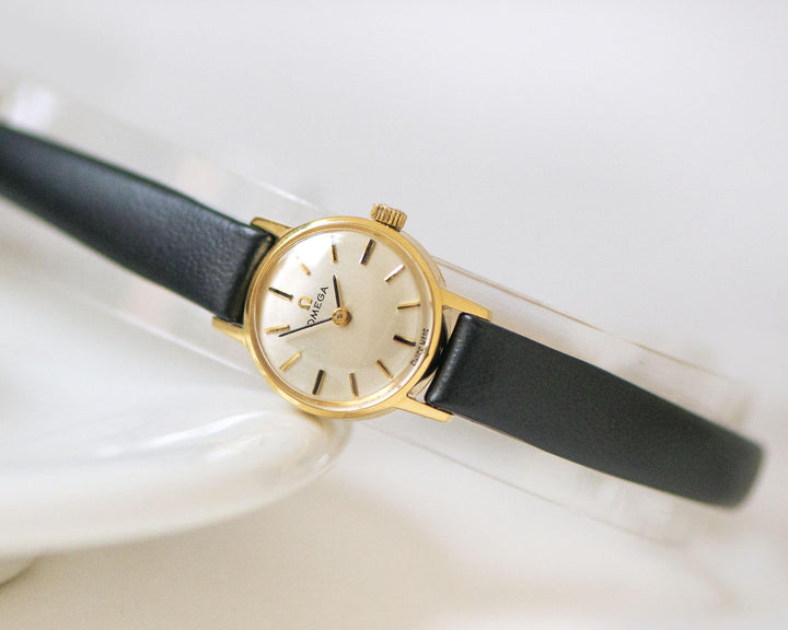 Woman wristwatch Omega solid gold 18K ladies watch Swiss Ω classic super small accessory vintage gift anniversary, new premium leather strap