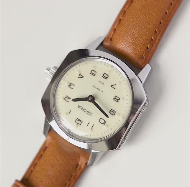 Braille wristwatch Sekonda unused vintage, unisex silver shade wristwatch for partially sighted, open cover watch, vegan leather strap new